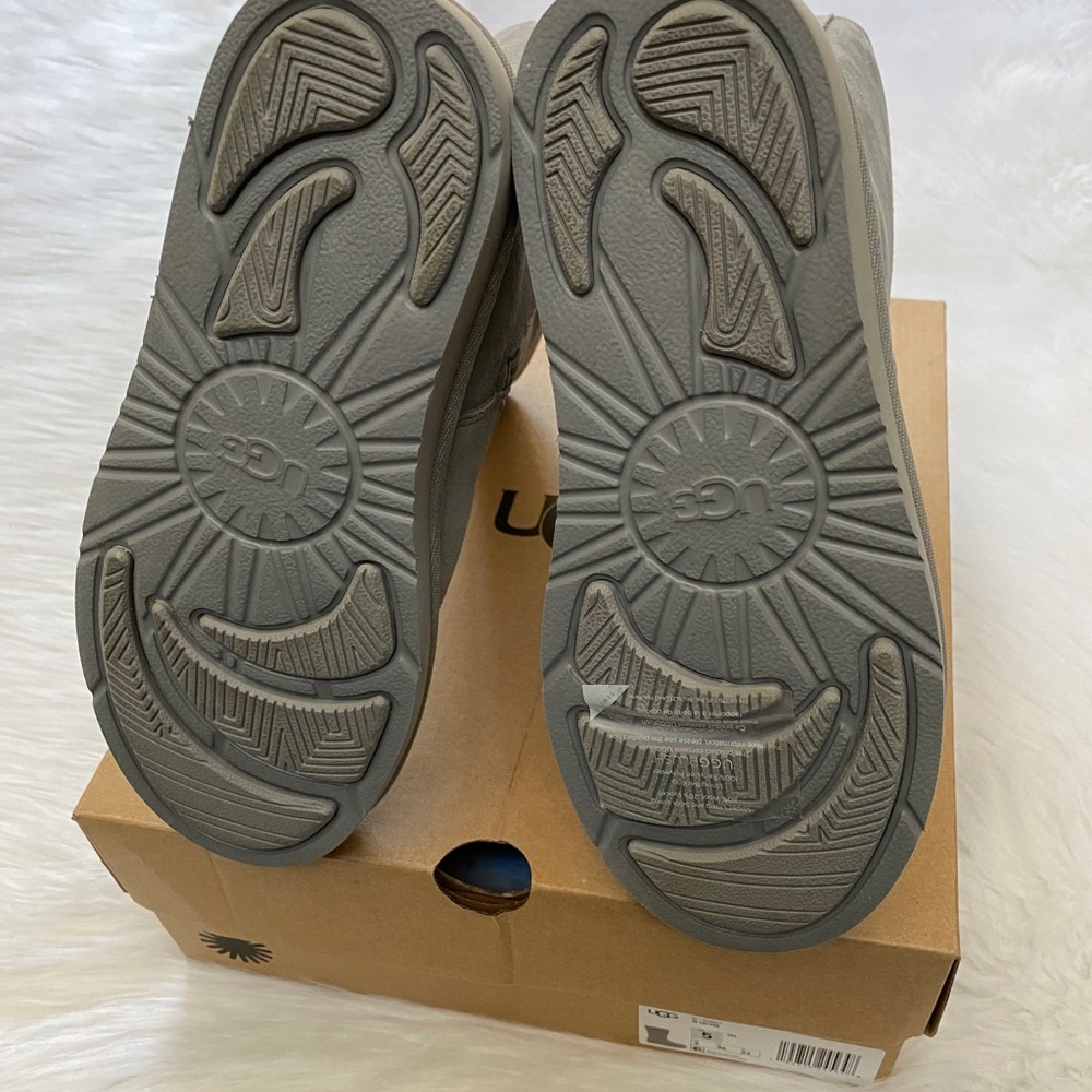 NEW in Box-UGG Gray Celvin Boots Sz 5 - Picture 4 of 5
